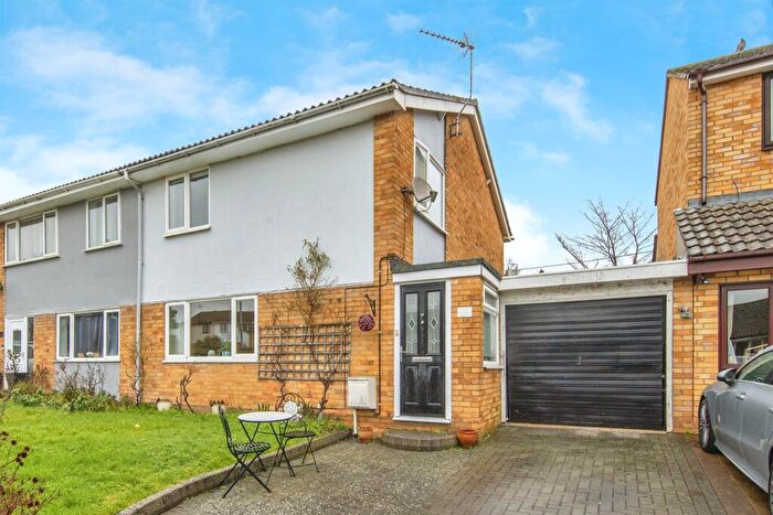 3 Bedroom Semi Detached House For Sale In Cottesford Close, Hadleigh, Ipswich, IP7