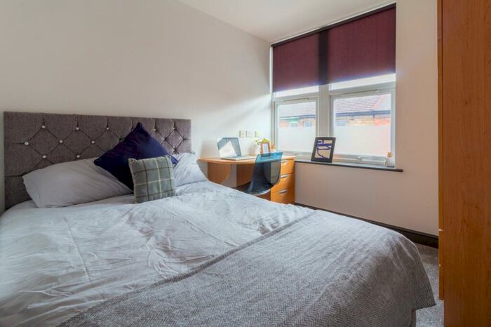 2 Bedroom Flat To Rent In Flat, The Rayner Building, LN5