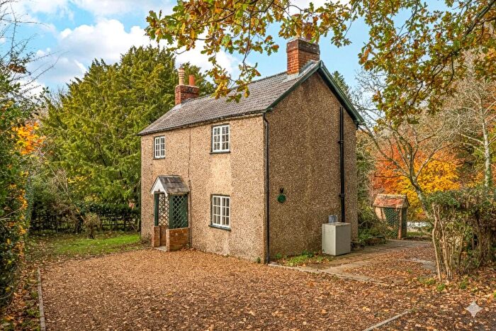 3 Bedroom Detached House For Sale In Ranmore Common, Dorking, RH5