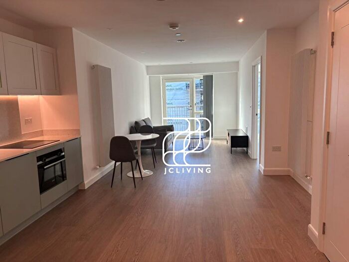 1 Bedroom Flat To Rent In Victoria Dock Road, London, E16