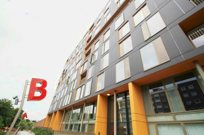 2 Bedroom Flat To Rent In The Avenue, Leeds, LS9