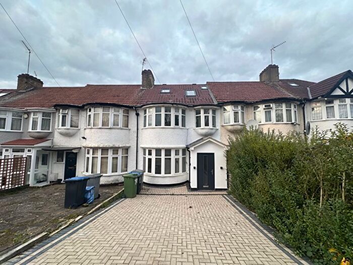 5 Bedroom Terraced House To Rent In Hay Lane, London, NW9