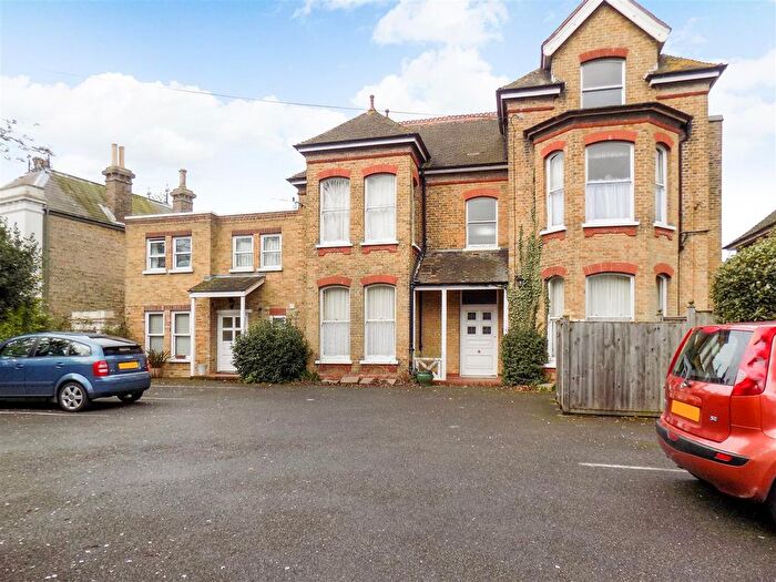 2 Bedroom Flat To Rent In Callis Court Road, Broadstairs, CT10