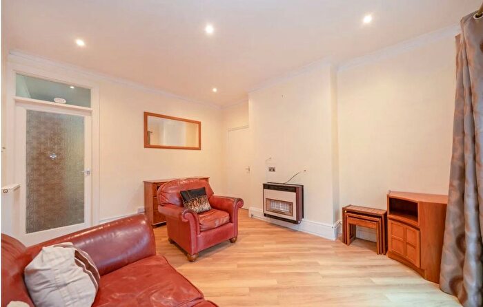 2 Bedroom Flat To Rent In Albert Road South, Watford, Hertfordshire, WD17