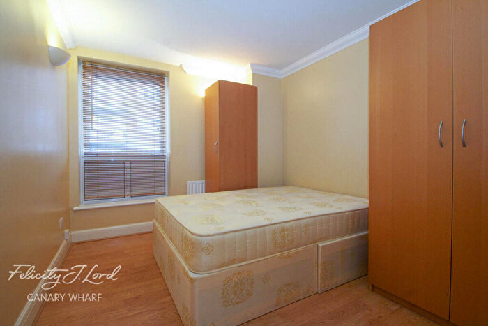 2 Bedroom Apartment To Rent In Grenade Street, London, E14