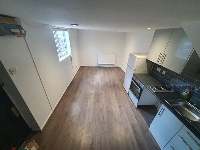 1 Bedroom Flat To Rent In Church Lane, London, N2