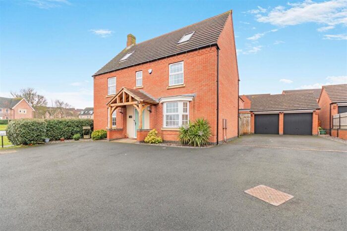 5 Bedroom Detached House For Sale In Goldcrest Road, Forest Town, NG19