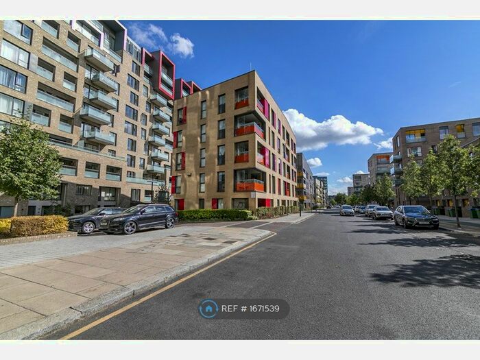 3 Bedroom Flat To Rent In Peartree Way, London, SE10