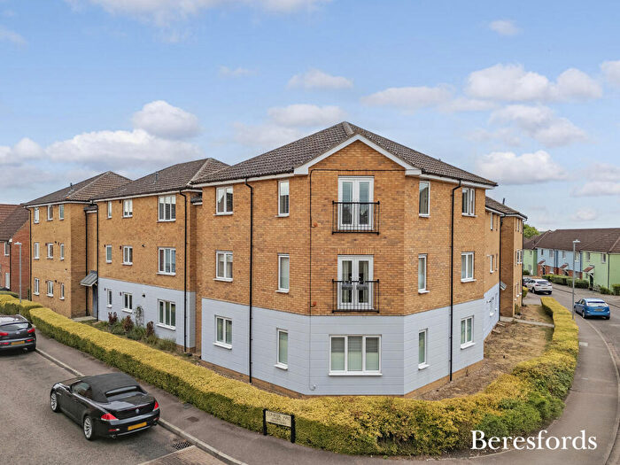 2 Bedroom Apartment For Sale In Conifer Way, Dunmow, CM6