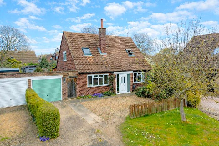 4 Bedroom Detached House For Sale In Weir Close, Hemingford Grey, Huntingdon, Cambridgeshire, PE28