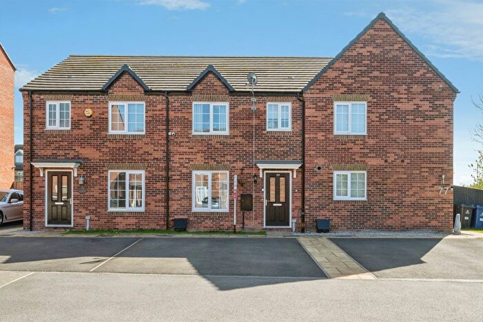 3 Bedroom Terraced House For Sale In Heatherfields Crescent, New Rossington, Doncaster, DN11