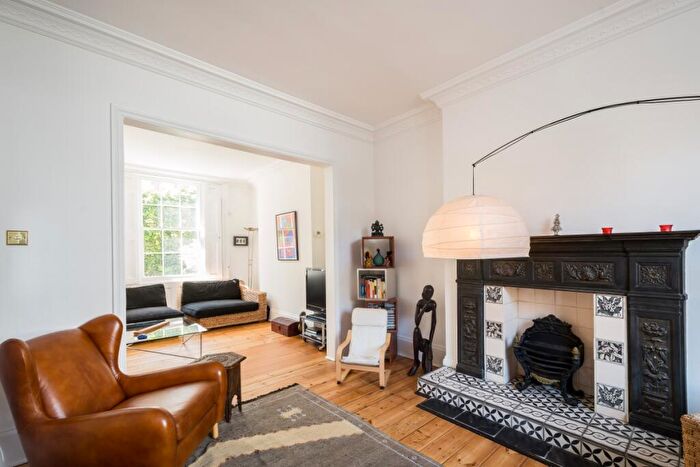 3 Bedroom End Of Terrace House To Rent In Theberton Street London, N1