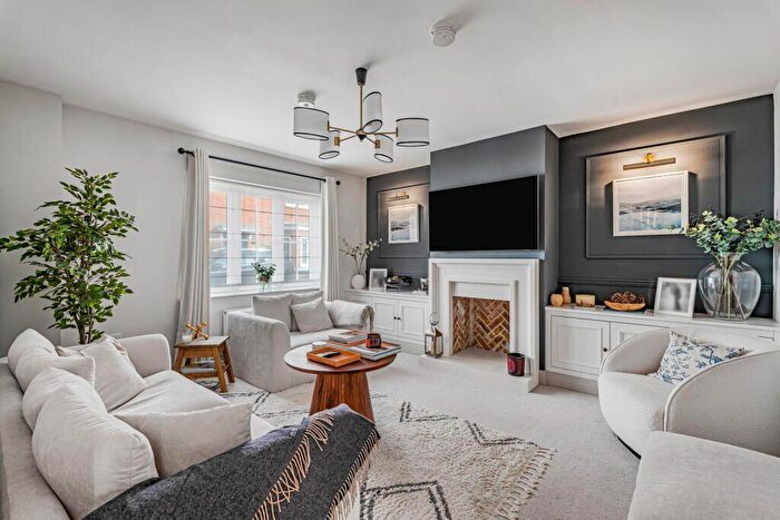 4 Bedroom Detached House To Rent In Wanborough Way, Ash Green, GU12