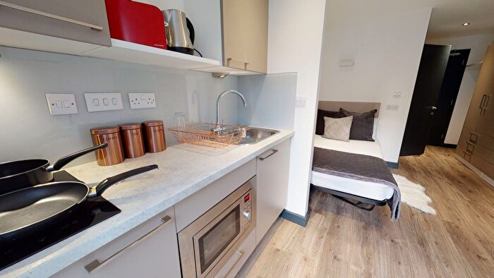 Studio To Rent In Dumfries Street, Luton, LU1