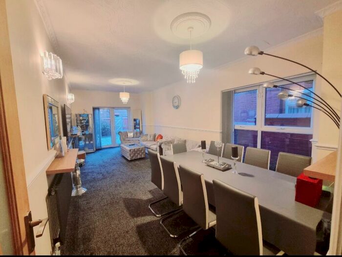 4 Bedroom Terraced House To Rent In Beresford Road, Manchester, M13