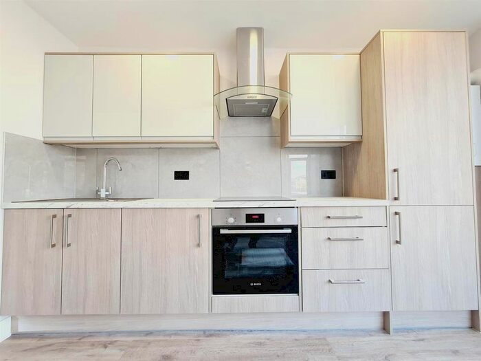 2 Bedroom Flat To Rent In Woodcote Road, Wallington, SM6