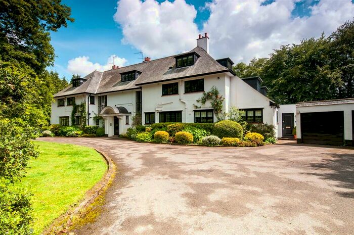 2 Bedroom Apartment To Rent In Egmont Park Road, Walton On The Hill, Surrey, KT20