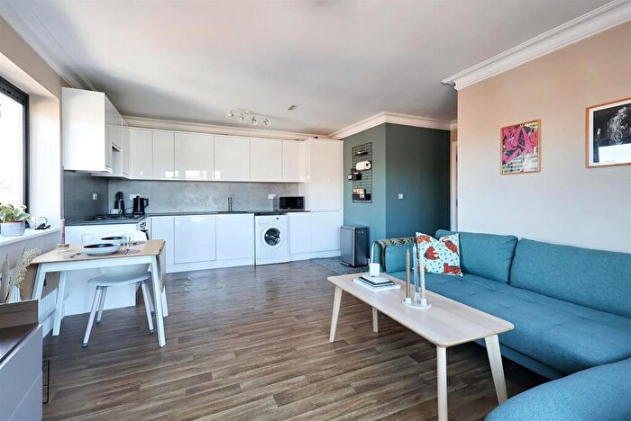 2 Bedroom Apartment For Sale In The Pinnacle, Cottage Terrace, Nottingham, NG1