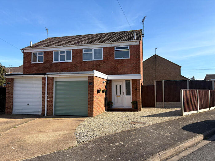3 Bedroom Semi Detached House For Sale In Cromers Close, Northway, Tewkesbury, GL20