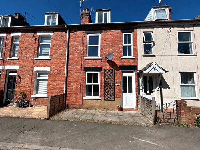 3 Bedroom Terraced House For Sale In Percy Road, Woodford Halse, Northamptonshire, NN11