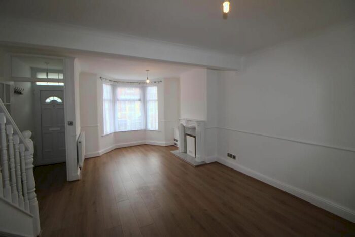 3 Bedroom Semi-Detached House To Rent In South Road, Edmonton, N9