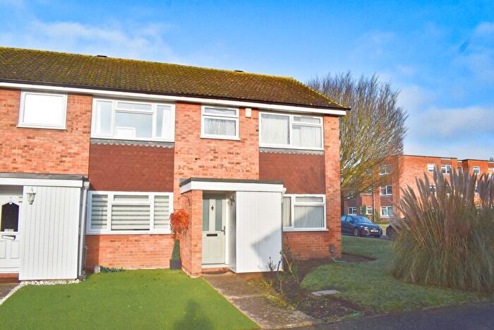 3 Bedroom End Of Terrace House To Rent In Willowhayne Drive, Walton-on-Thames, KT12