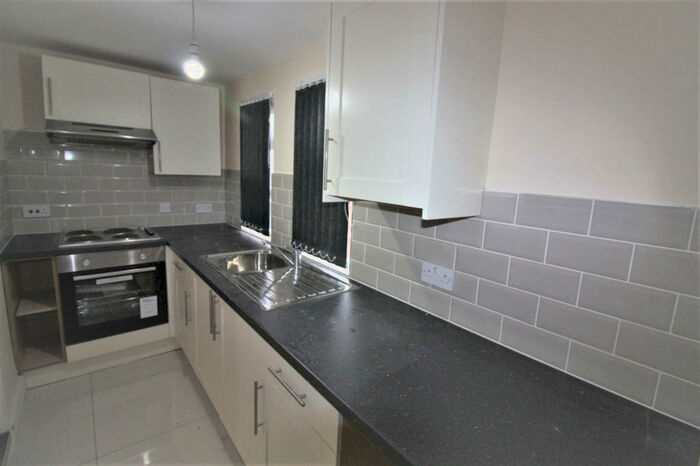 2 Bedroom Apartment To Rent In Chapeltown Road, Leeds, West Yorkshire, LS7