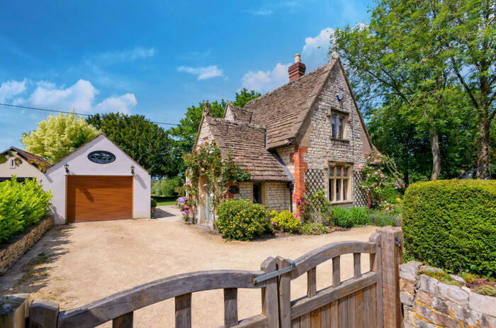 3 Bedroom Detached House For Sale In Compton Bassett, Calne, SN11