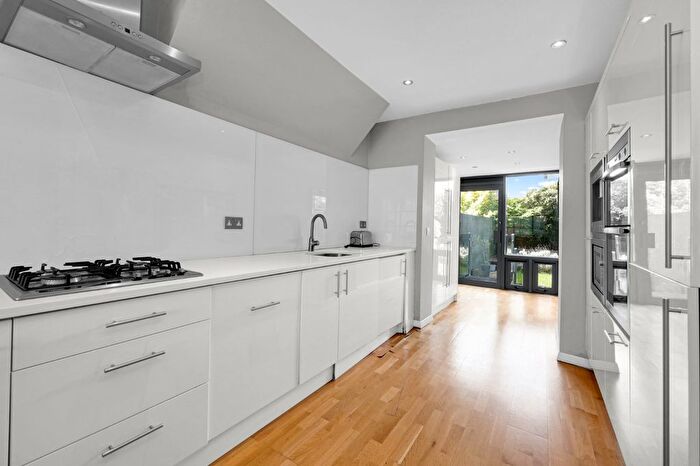 2 Bedroom Maisonette To Rent In Royal College Street, Camden, NW1