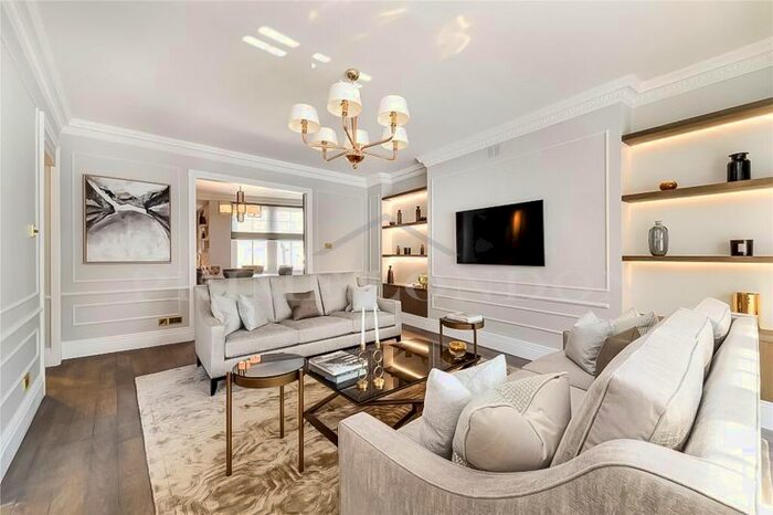 5 Bedroom Flat To Rent In Lincoln House, Basil Street, Knightsbridge, SW3