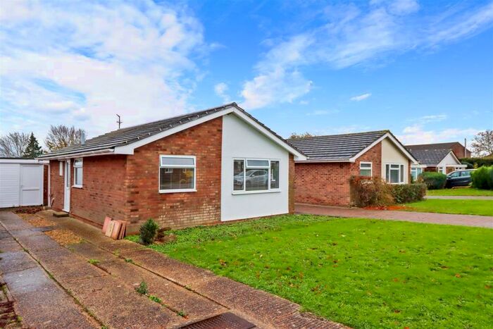 2 Bedroom Detached Bungalow To Rent In The Ridgeway, Herstmonceux, BN27