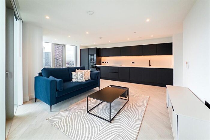 2 Bedroom Apartment To Rent In Vista River Tower, Trinity Way, M5