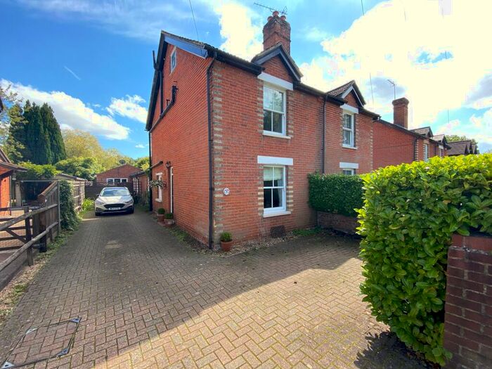 3 Bedroom Semi-Detached House For Sale In Worplesdon, GU3