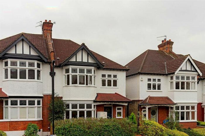 4 Bedroom Semi-Detached House To Rent In Kirkstall Road, London SW2