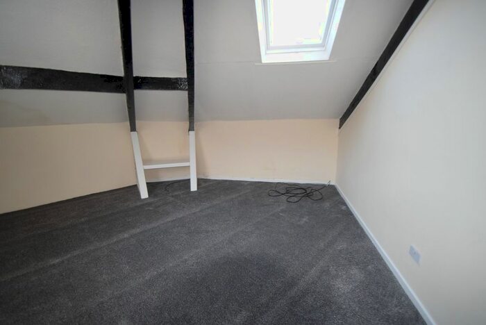 1 Bedroom Flat To Rent In Stamford Street, Mossley, Ashton-Under-Lyne OL5