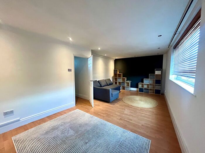 1 Bedroom Property To Rent In Wilmslow Road, Manchester, M20