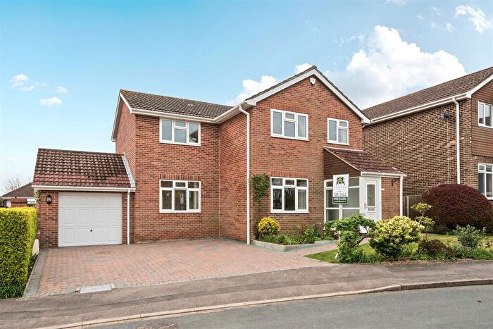 Detached House For Sale In Garstons Close, Titchfield, PO14