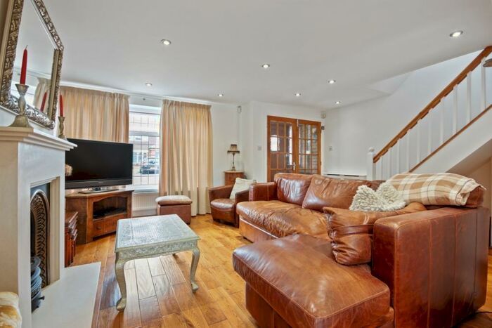 3 Bedroom House To Rent In Perrysfield Road, Cheshunt, EN8