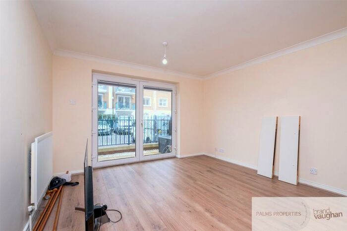 1 Bedroom Apartment To Rent In Merton Court, The Strand, Brighton, BN2