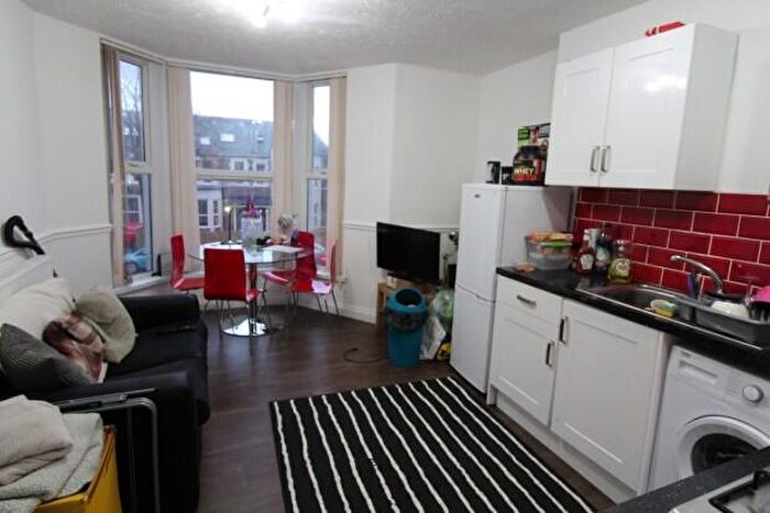 2 Bedroom Flat To Rent In Richmond Road Cardiff, CF24