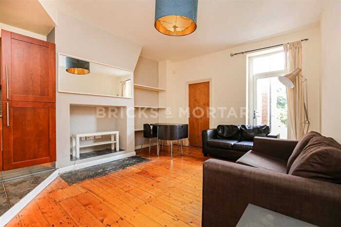 3 Bedroom Flat To Rent In (£pppw) Malcolm Street, Heaton, Newcastle Upon Tyne, NE6