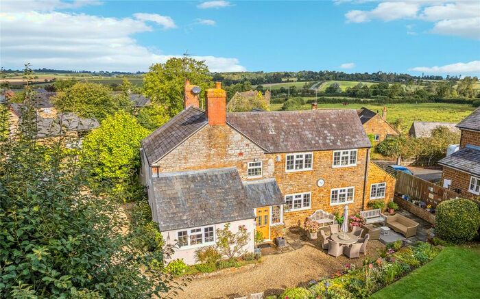 4 Bedroom Detached House For Sale In Moreton Pinkney, Daventry, South Northamptonshire, NN11