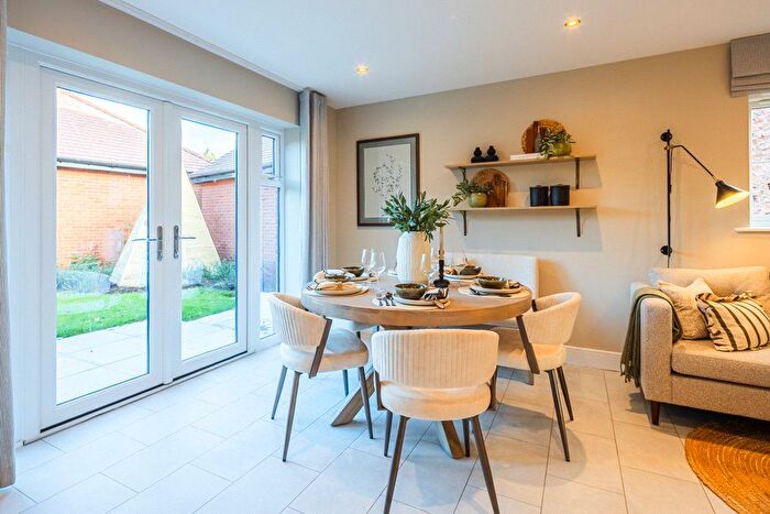 3 Bedroom Semi-detached House For Sale In Pollen Road, Hazlemere, High Wycombe, HP15