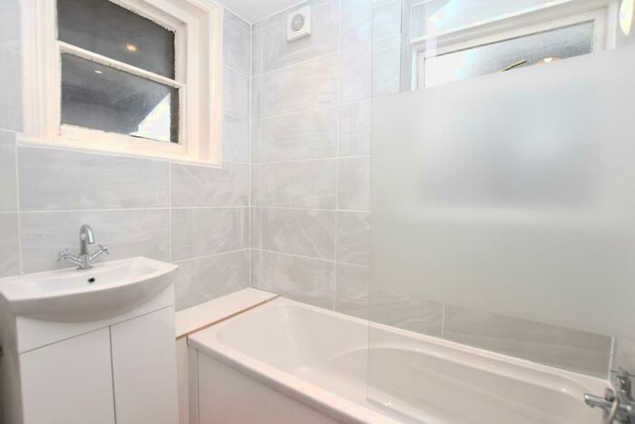 1 Bedroom Flat To Rent In Sunnybank South Norwood, SE25