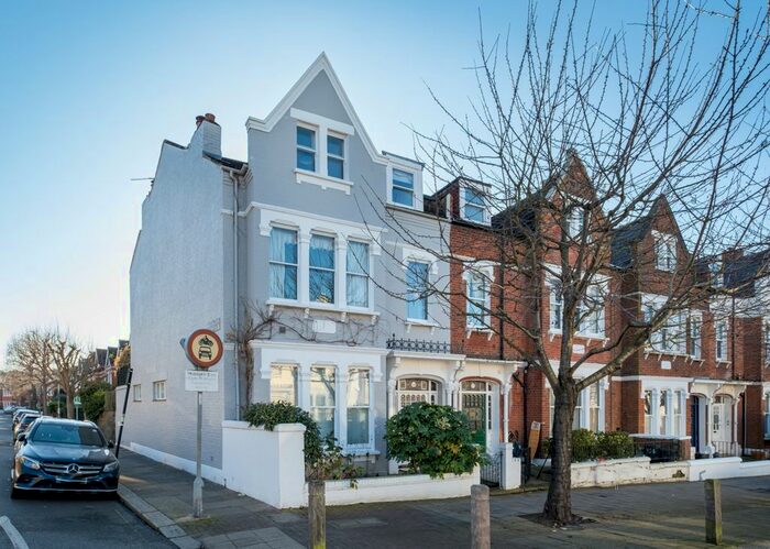 2 Bedroom Flat To Rent In Ritherdon Road, London SW17