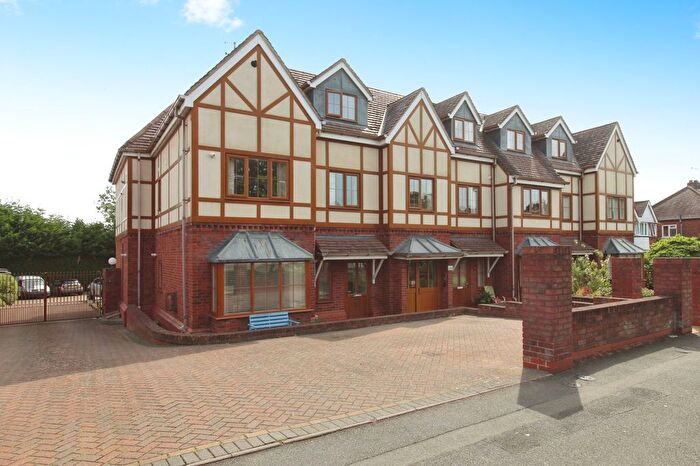 2 Bedroom Flat For Sale In Barrows Lane, Birmingham, B26