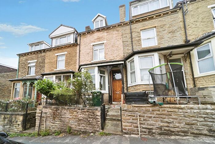 4 Bedroom Terraced House For Sale In Northdale Road, Bradford, BD9