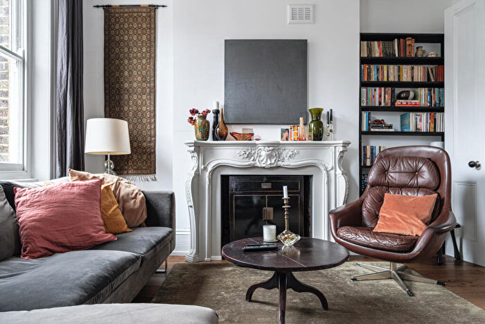 2 Bedroom Apartment To Rent In Dunollie Road, NW5