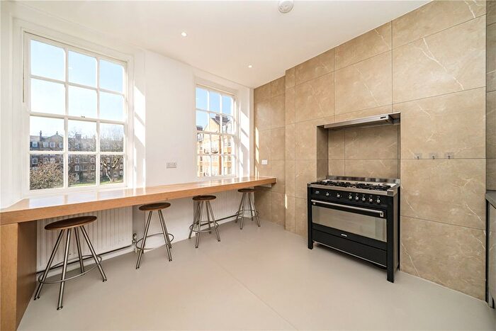 3 Bedroom Flat To Rent In The Little Boltons, London, SW5
