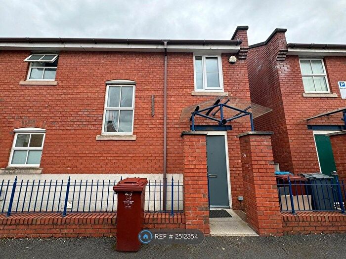 4 Bedroom Semi-Detached House To Rent In Blanchard Street, Manchester, M15